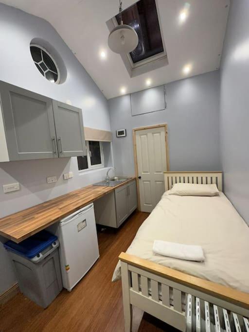 Cosy Quiet Single Studio Merton  외부 사진